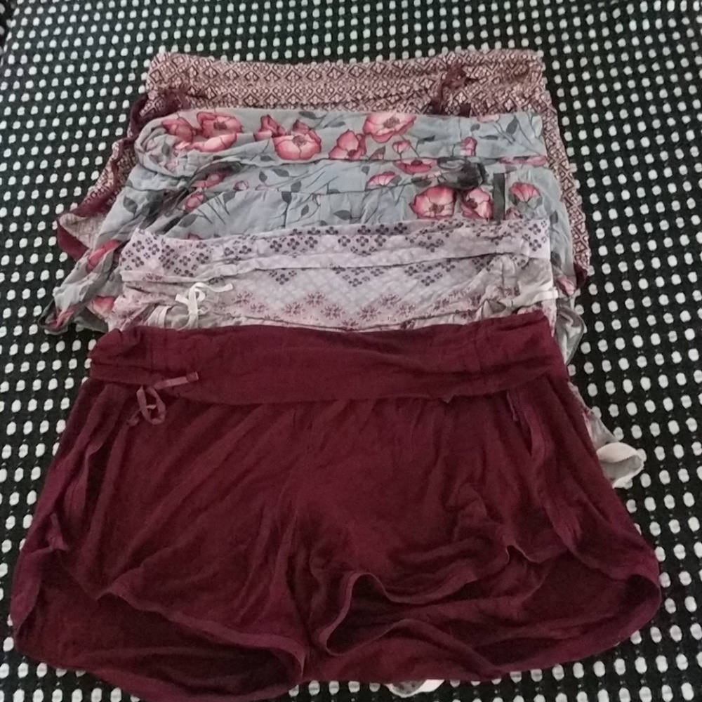 A Pea in the Pod Ruched Maternity Sleep Shorts L